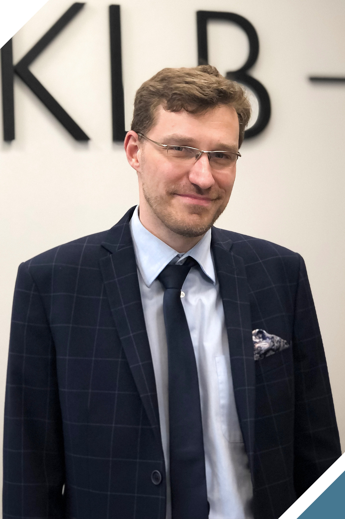 dr Marcin Tomecki